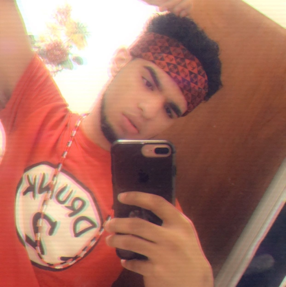 Meet your Posher, Ace